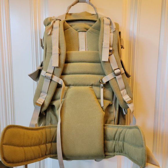 NWOT National Geographic Large Backpack - Picture 11 of 16